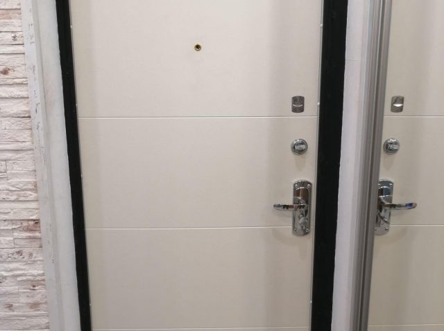 Выполненный кейс по восстановлению и повышению взломостойкости входной двери после взлома Выполненный кейс по восстановлению и повышению взломостойкости входной двери после взлома