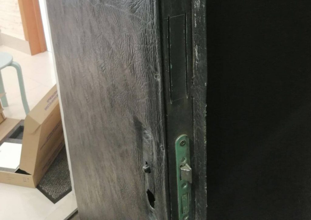 Шаг 1: Замена повреждённых замков на защищённую модел