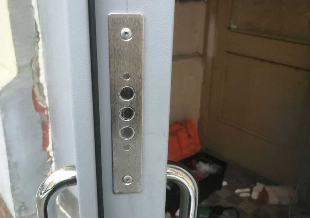 Выполненный кейс по демонтажу старого замка и установке нового