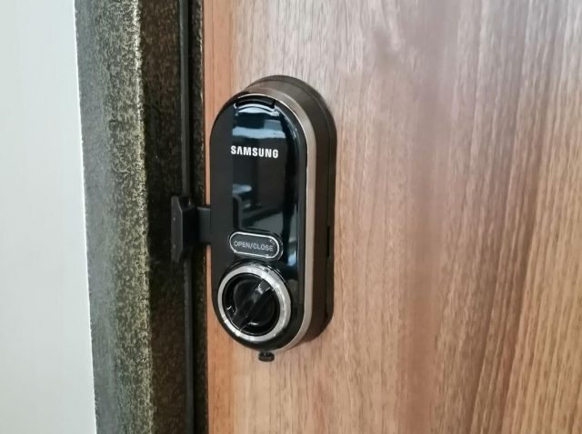 Кейс по установке электронного замка Samsung в офисную дверь Кейс по установке электронного замка Samsung в офисную дверь